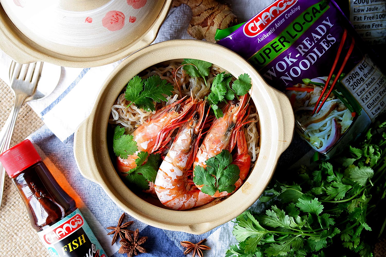 An aerial shot of the gluten free clay pot prawn noodles