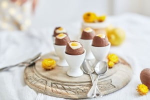 White Chocolate Cheesecake Easter Eggs with Lemon Curd Recipe